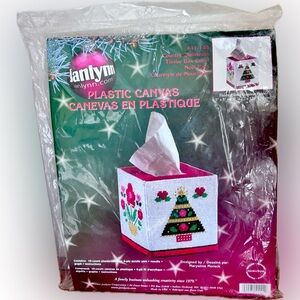 🎄Janlynn Christmas Tree / Flowers & Hearts Tissue Box Cover Plastic Canvas Kit